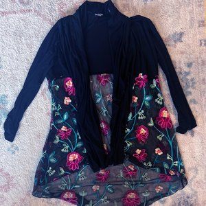 Medium Cha Cha Vente Black Kimono Cardigan with Floral Details